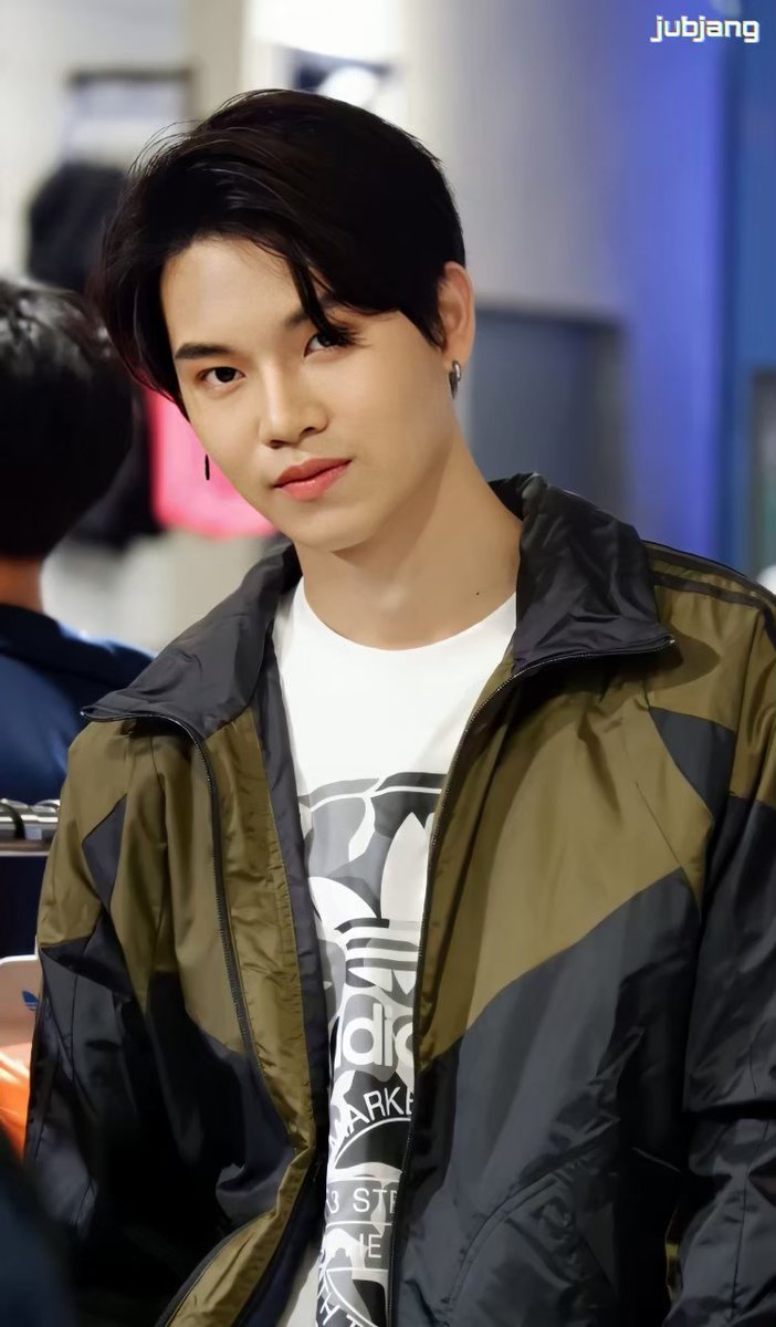 jubjang_lopburi's tweet photo. @bbwxybb โห้ๆๆๆๆ อานันท์​ ใส่ปีไหนกะหล่อ จะกี่ปีกะหล่อ 2019-2023 คดหล่ออออ 😎
#yinyin_anw https://t.co/kHqaL0GToF
