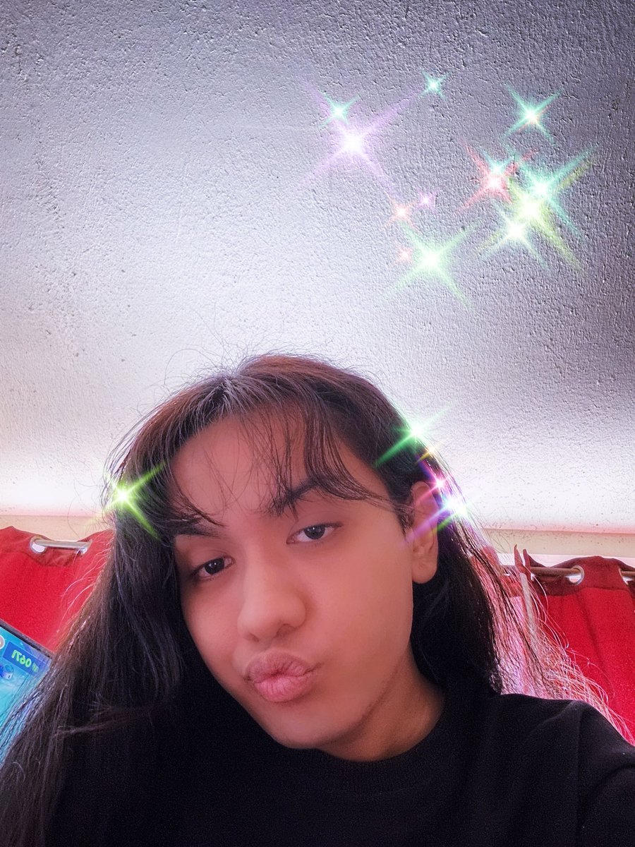 Kinda forgot that I’m in fact a pretty ass bitch 🥹 I luv meeeee