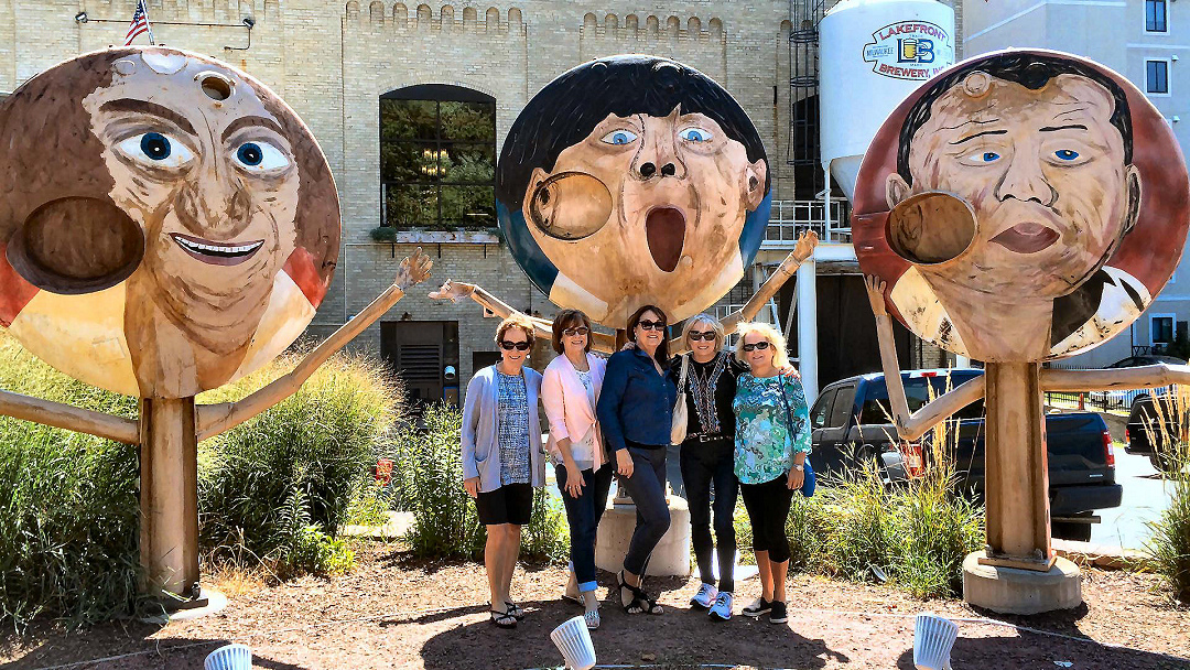 citytoursmke's tweet photo. Our tours offer a diverse selection of unique activities suitable for groups of all sizes. From iconic landmarks to dive bars, haunted houses to cocktails and karaoke, we've got it all.

Let us show you a side of Milwaukee you've never seen! 

https://t.co/DSZqcWtr9D https://t.co/0jDktkSiBG