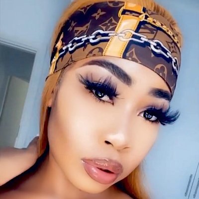 How much does this Lady pay Elon musk? Tava ku tl yange. I'm about to block her🤦🏽‍♂️😂