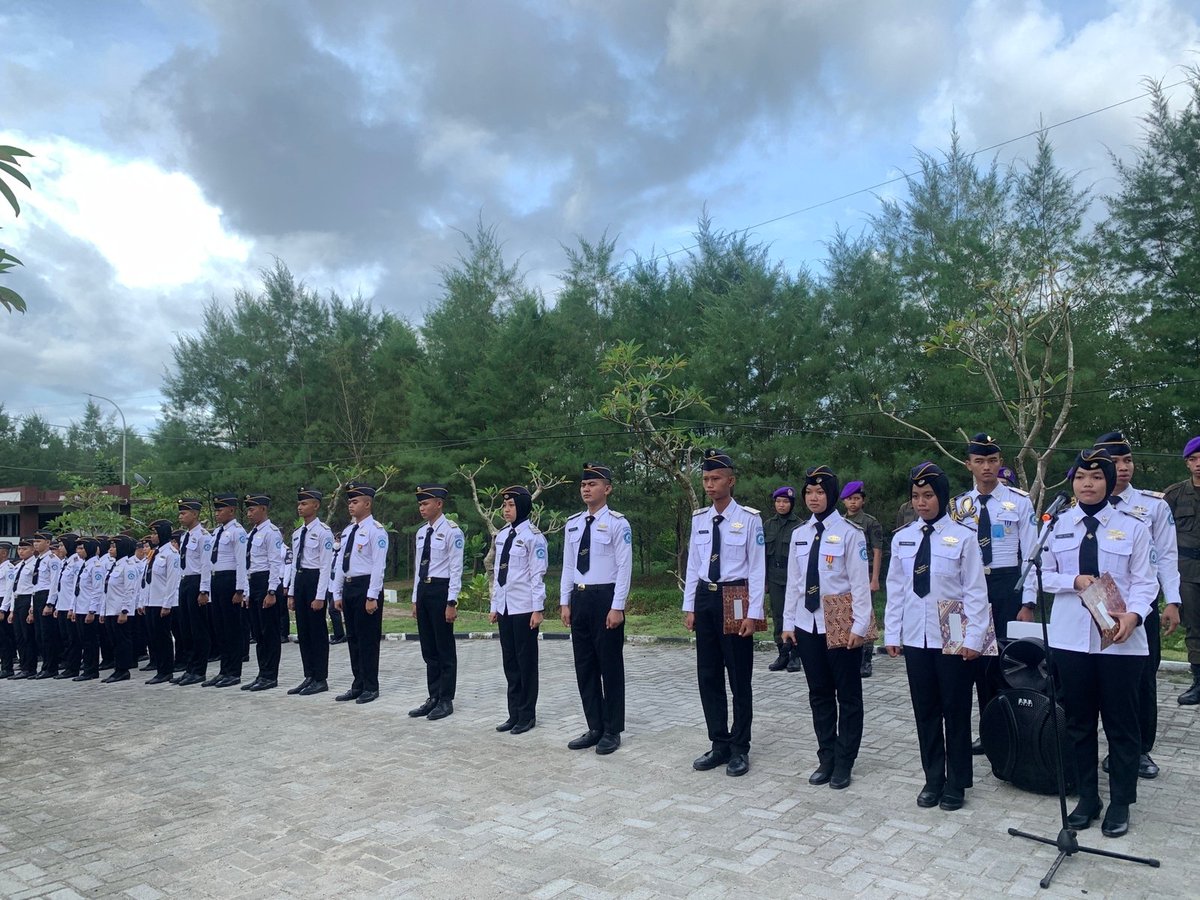 pkp_pangandaran's tweet image. Kegiatan upacara bendera taruna/i PKPP 3 April 2023

@kkpgoid @kkpgoid @pusdikkp 

#Politeknikkppangandaran
#PKPP
#WBK2023