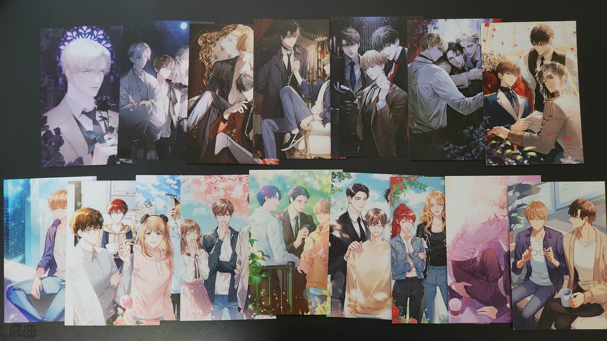 1Yeol_Eum's tweet photo. 두근두근 기다렸던 이환원 엽서를 받았습니다! 양면 인쇄 엽서와 3단 접지 엽서가 너무 영롱하네요🥹✨ 전달 인원이 많아 편히 넘기셔도 된다 언급했는데 일부러 제 것까지 챙겨주셔서 정말 감사하고 기뻐요!!❤️💛💙 협력 일러스트를 좋아해주신 차선님과 독자분들께 다시 한번 감사드립니다😁❤️ https://t.co/v5FAPcVMis