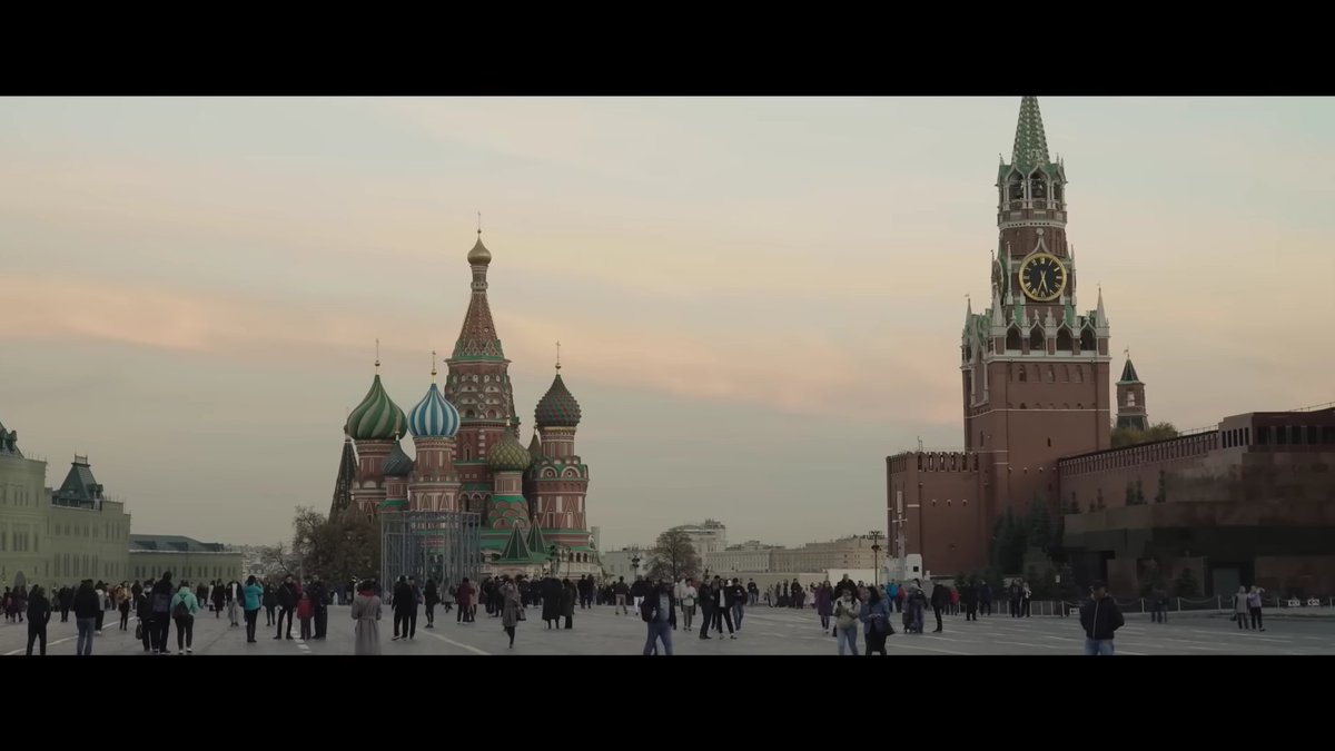 Alex_Ram30's tweet photo. En seguida vemos en el trailer un ataque en Rusia orquestada por el lider de los Skrulls #Gravik el cual quiere dominar la tierra ahora que ya no hay VENGADORES, tambien aún no sabemos si detras de el esta la REINA SKRULL #Veranke o el sera EL REY https://t.co/yZNY23E7qV