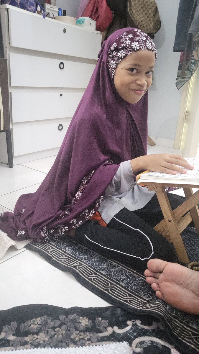 eriesha37's tweet image. She's learning quran. I hope aca will get a huge transform soon.
