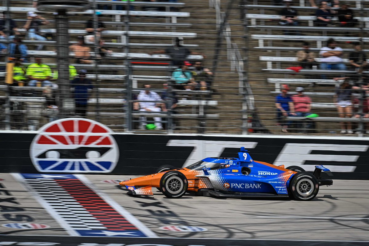HondaRacing_US's tweet photo. Officially out of popcorn after watching the Texas race today. ๐ซฃ๐ฎโจโจCongrats @AlexPalou, @malukasdavid & @scottdixon9 on your top-5 finishes.
#PoweredByHonda // #INDYCAR // #TexasHot https://t.co/PtdSCafMC3