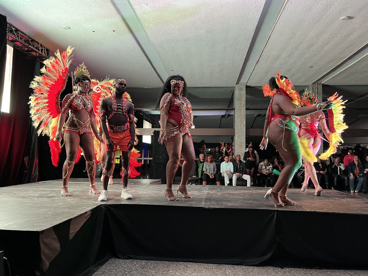 MsMaryWakeham's tweet photo. Loving the colours and energy #sunlimemas band launch!!! https://t.co/AWYge9wBWd