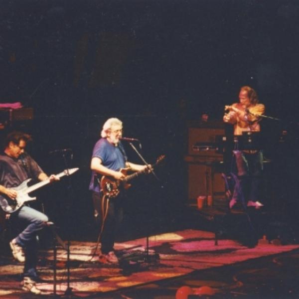 WesleySchmidt's tweet photo. 30 years ago today: Grateful Dead live at Nassau Coliseum in Uniondale, New York - https://t.co/3qXpCcmVgx https://t.co/YoHrYKzox7