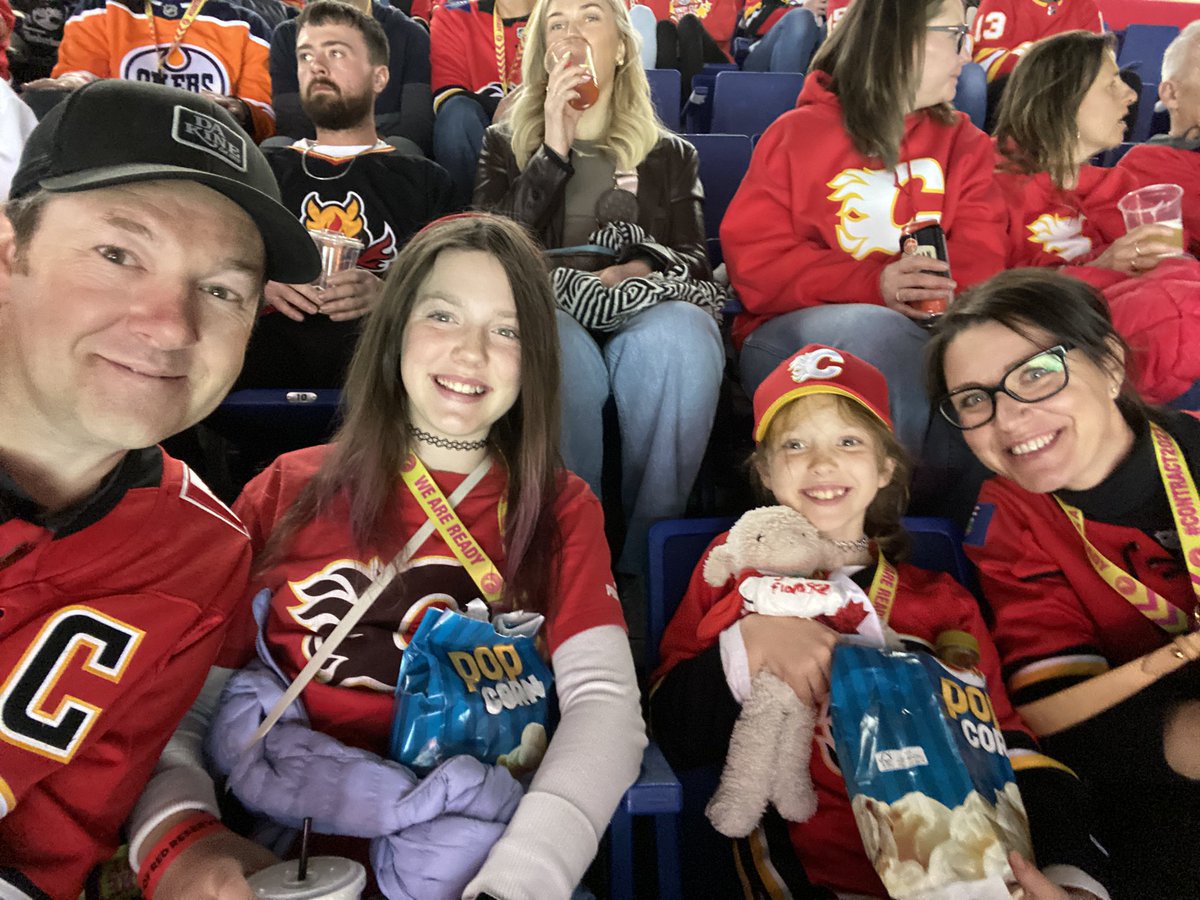 chadcolgan's tweet image. Thanks @WestJetALPA for hosting our family at the @NHLFlames game tonight!

#WestJetPilots #ALPAPilots #WeAreReady #contract2023 #showUsAfuture #westjet #swoop