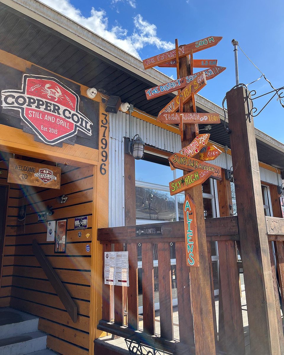 Copper Coil has got the best sign in town! Whether you’re trying to reach aliens or get to the shop, they’ll show you where to go 👏