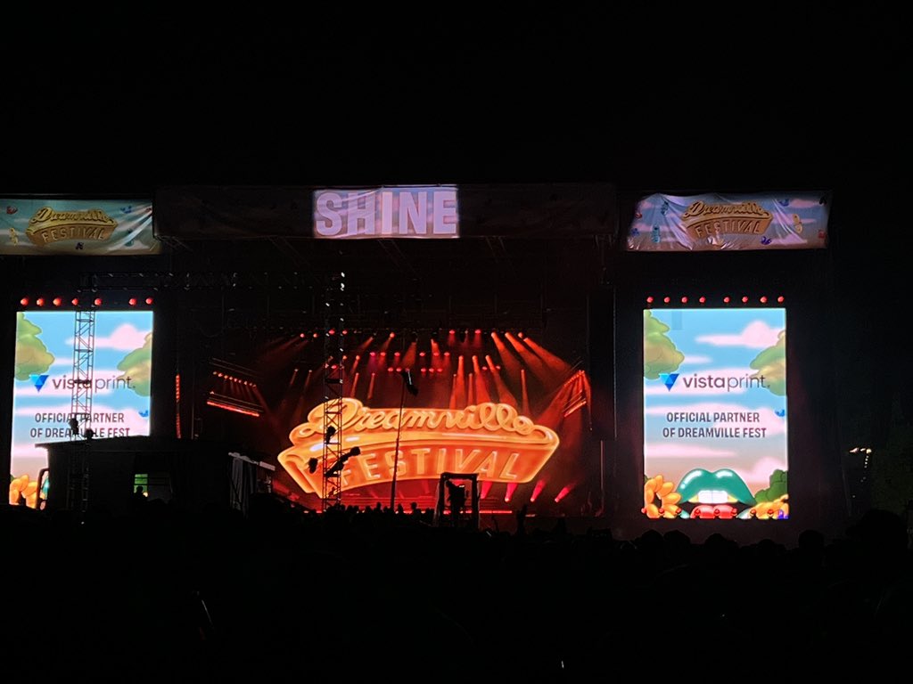 greearwebb's tweet photo. Awaiting @JColeNC at #Dreamville2023! #NCStandup #Raleigh #NC https://t.co/9IxPCGudRQ