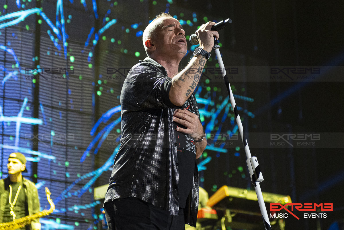 extrememusicev's tweet photo. Grupo-Banda: @RamazzottiEros #ErosRamazzotti #eros
Fecha: 2-4-2023 
Sala: @PalauSantJordi #palausantjordi  
Ciudad: Barcelona #barcelona
Promotor:@theprojectbcn  

@UniversalSpain  @vicartcity 
#BattitoInfinito

https://t.co/CwA8B5Dsav
📷: @jordigarciaphotography https://t.co/oMZpZ2TdGK
