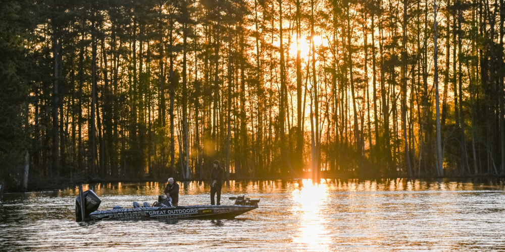 LakeMurrayCtry's tweet photo. π£ Day 1 is in the books for the Major League Fishing Bass Pro Tour Fox Rent A Car Stage Three Presented by Mercury. VanDam smashes 21-14 for the lead. Lake Murray delivered with Group A reeling in multiple 5+ pounders and topping stage two by 20 x. #TopFishingDestination
π· MLF https://t.co/GiXcn5OdNq