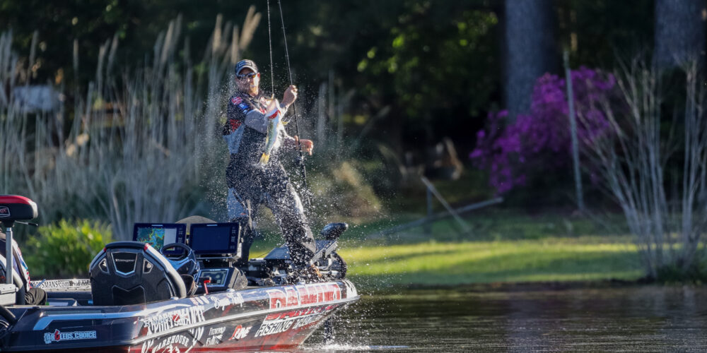 LakeMurrayCtry's tweet photo. π£ Day 1 is in the books for the Major League Fishing Bass Pro Tour Fox Rent A Car Stage Three Presented by Mercury. VanDam smashes 21-14 for the lead. Lake Murray delivered with Group A reeling in multiple 5+ pounders and topping stage two by 20 x. #TopFishingDestination
π· MLF https://t.co/GiXcn5OdNq