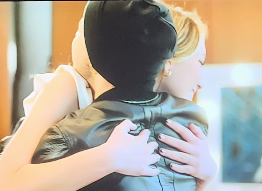 FODFansofDavid's tweet photo. First contestant mentored by @davidarchie - @thepaigeanne AND she went through!!! And she wants David to mentor her every round!!!! Can you blame her?!! How about it, @AmericanIdol ?!!!
Loved it!! Congrats to PaigeAnne!! *that awesome hug may have helped, too! 💜☺️ https://t.co/gqF55gF7r4