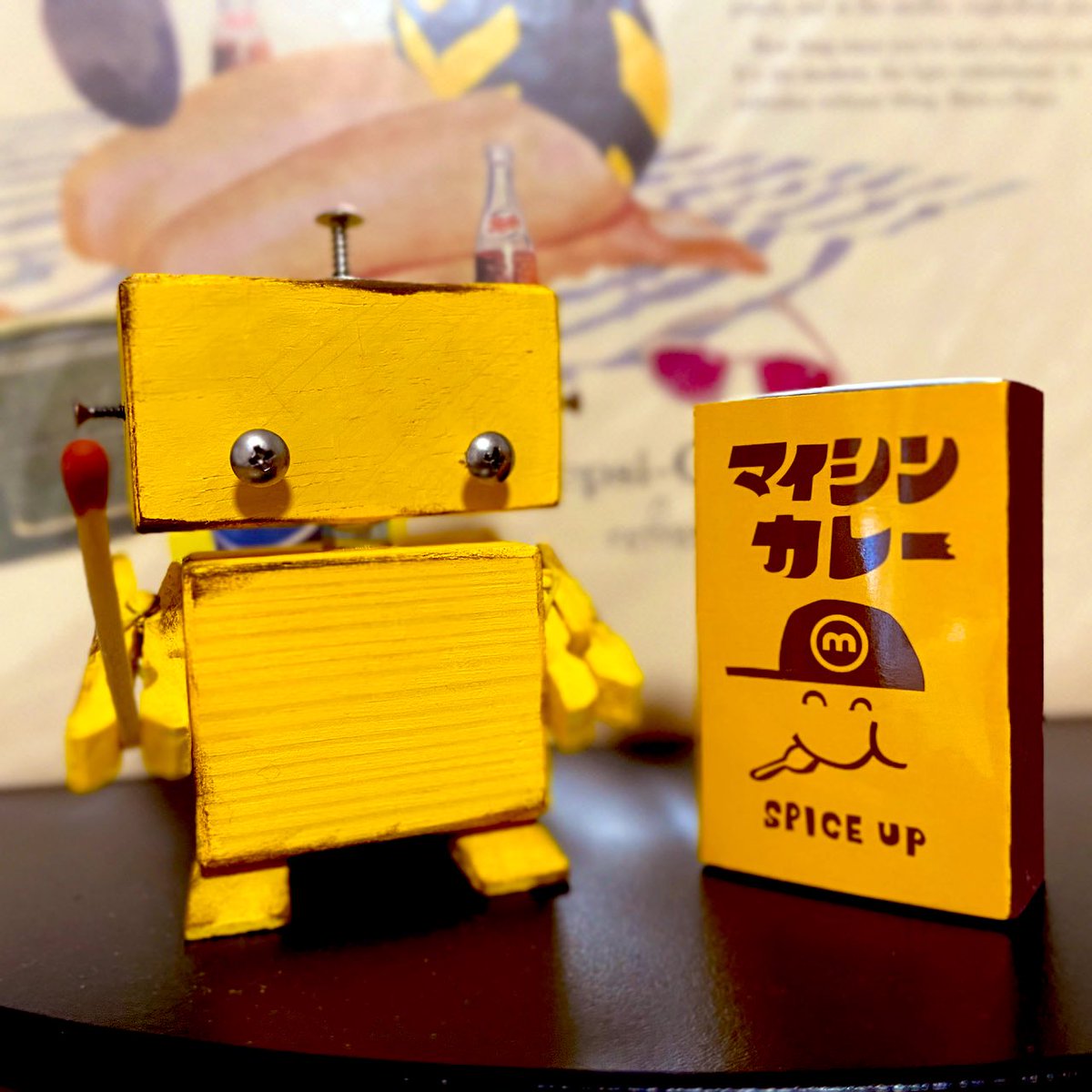 powapoon's tweet photo. 久しぶりの投稿で使い方がよくわからなくなってます😅近くにカレー屋さんが出来たので行って来ました。オープン記念のマッチを頂いたので、ぽわ作のロボットとパチリ📷 https://t.co/vBzPmMe0Qp