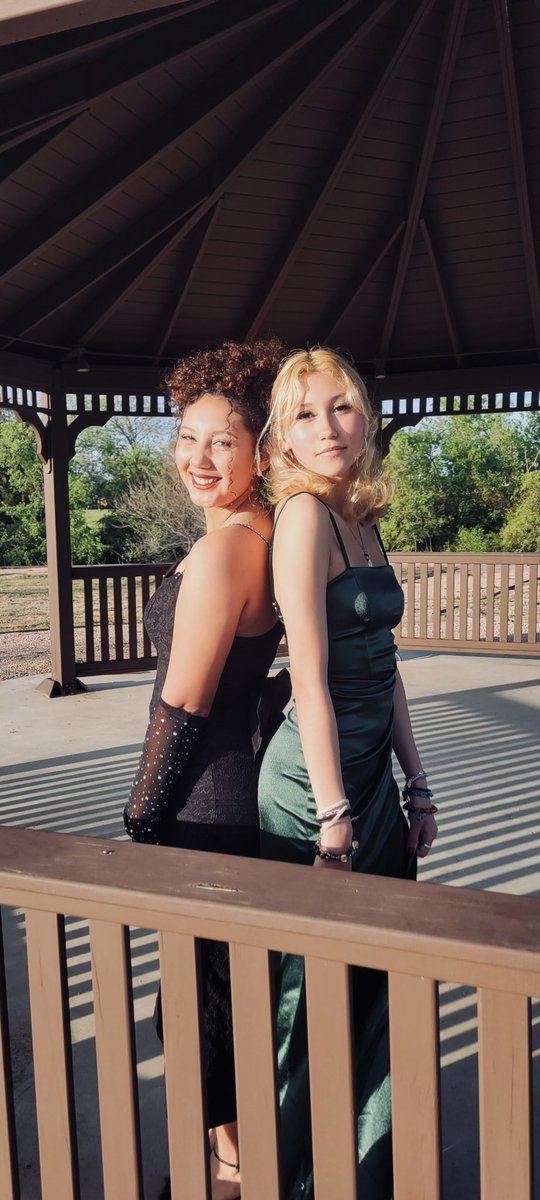 SGP_SportsMed's tweet photo. They clean up nicely when they are not covering games!  A few of our students enjoying @SGPHS Prom https://t.co/fJcJfHzLgd
