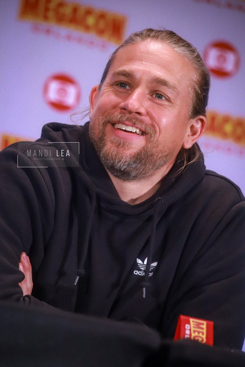 mandileaphotos's tweet photo. Charlie Hunnam
Sons of Anarchy Panel
MegaCon- Orlando, Florida

#CharlieHunnam #SonsOfAnarchy #MegaCon https://t.co/rv6BUnuieW