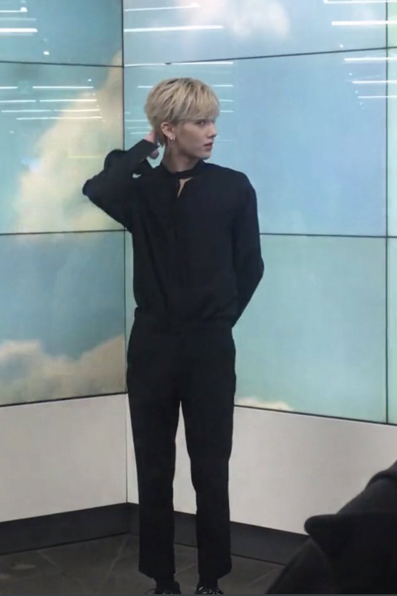 Fai On Twitter looking Right Cuz U Left Me fai-on-twitter-looking-right-cuz-u-left-me