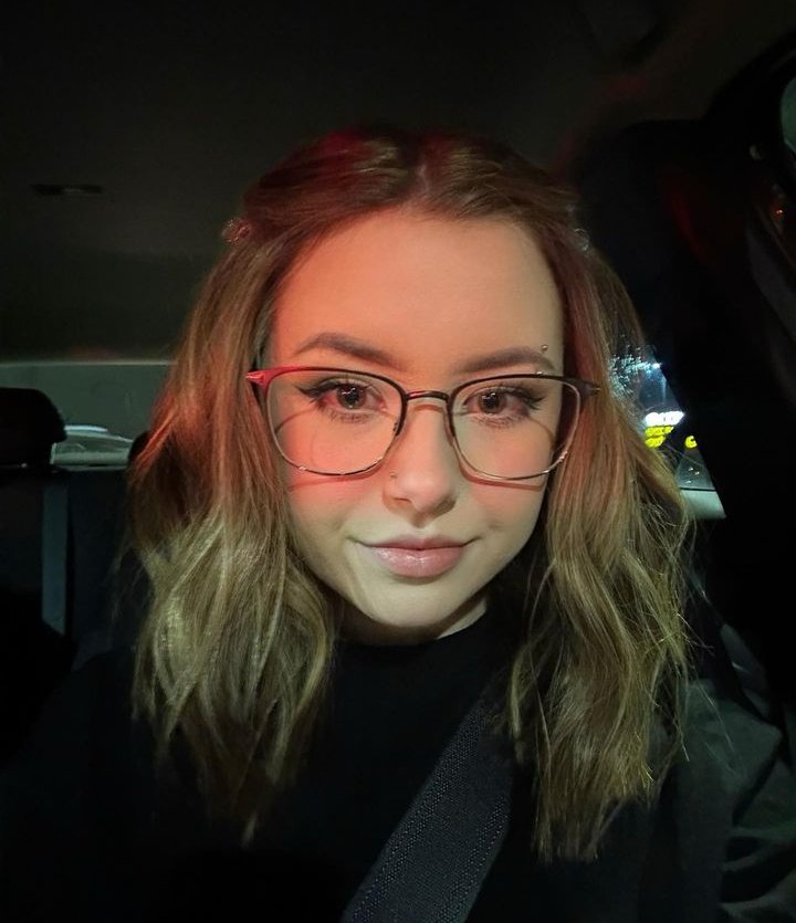 Ally Aluraye (Ailish9999) / Twitter