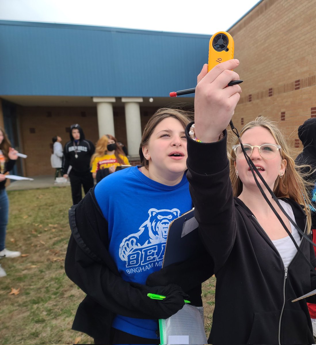 Robinsonsheroes's tweet photo. Thank you @OurISDF for inspiring and supporting the next generation of scientists! These young scientists have been so eager to study the local weather each day! #ISDstrong #bearsrising 🐻❤️🌡⛈️ https://t.co/bADDyDvzu8