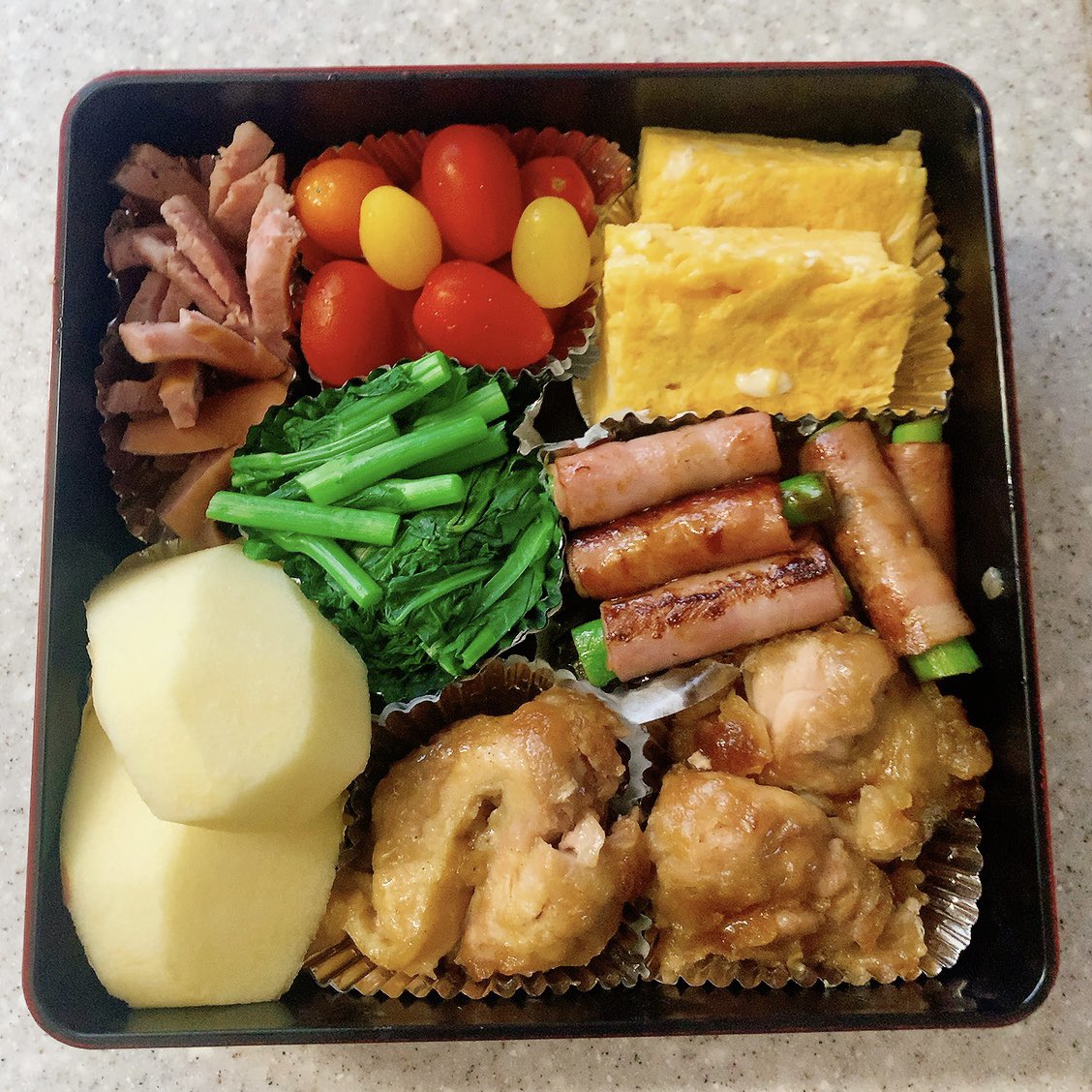 刮目せよ、手作り弁当だ https://t.co/ckGnl5x9Ls