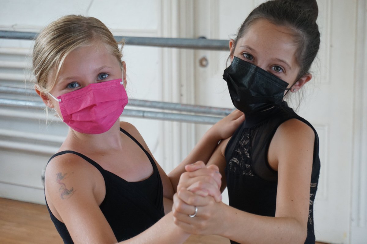 MSB_ballet's tweet photo. Summer has arrived! 

✍️Sign up for Marblehead School of Ballet's Young Summer Intensive. Ages 8-12 | All Levels | August 7-11

💃Schedule/Register: https://t.co/7cyTuAr4xv

▶️Contact Us: 781-631-6262, msb[at]https://t.co/tE5lyZyDAI

#dance #danceintensive #Marblehead https://t.co/pPcZmDlcIZ