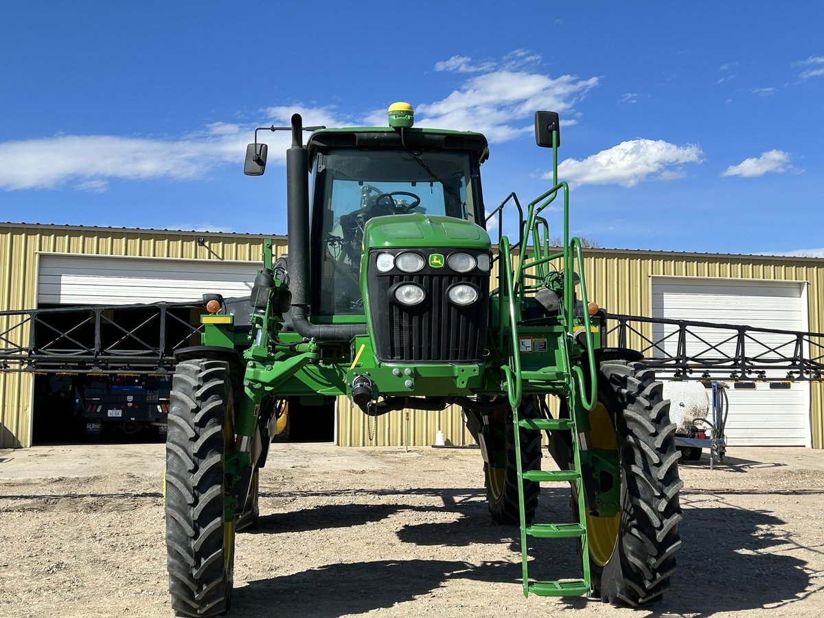 bortner_luke's tweet photo. 2012 John Deere 4730 sprayer for sale. 2360 hours on it 90’ booms Norac auto boom height, and brand new Shoes. https://t.co/ExR8Tfox2x