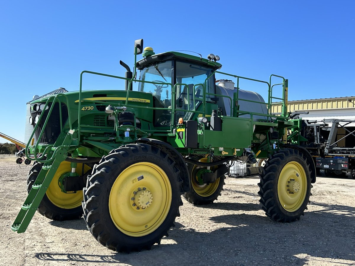 bortner_luke's tweet photo. 2012 John Deere 4730 sprayer for sale. 2360 hours on it 90’ booms Norac auto boom height, and brand new Shoes. https://t.co/ExR8Tfox2x