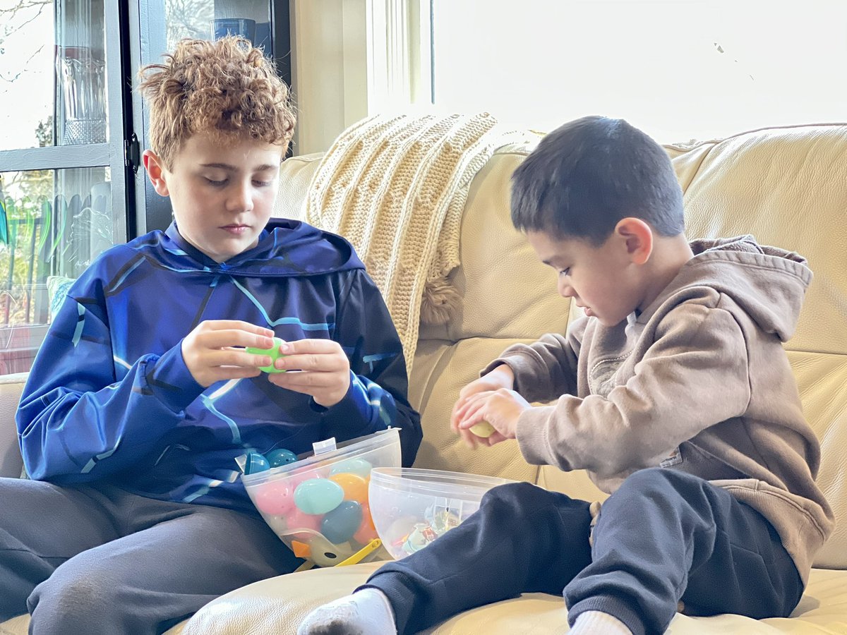 Mrs_Collier_6's tweet photo. Had a wonderful weekend filled with family! My nephew Andrew is in town for spring break (and his momma), my beautiful niece Brecklyn turned 15, and my lovable nephew Holden turned 11. Lots to celebrate over here! #LifeCollierized https://t.co/8MV2jTVT0k