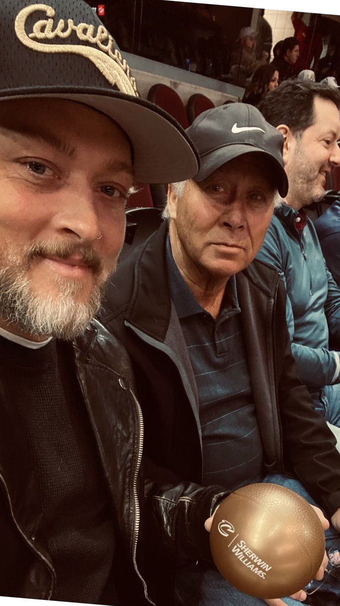 Go ⁦<a href="/cavs/">Cleveland Cavaliers</a>⁩! 🏀 #LetEmKnow