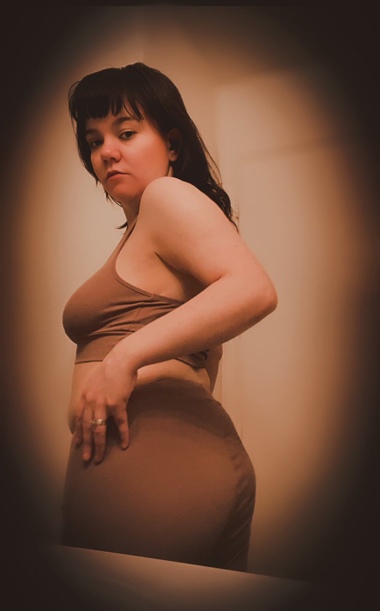 SpicyAltGirl's tweet photo. Cashapp me $RoseR1996 if you think I’m cute or whatever 😏 #paypigs #findom #sexy #sendmetips #cashappme https://t.co/FoPFkT6k0V