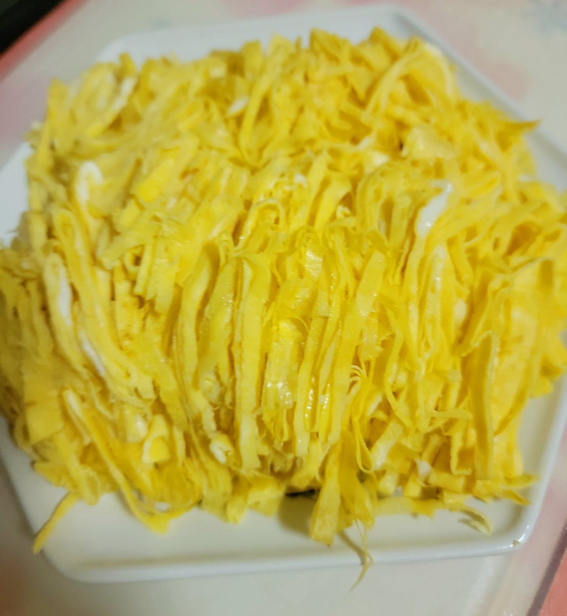 清明節
潤餅食材“蛋絲”❤️❤️❤️😀