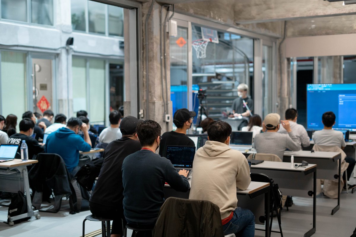 Gen3Network's tweet image. Gm Web3 devs

Launching a #Web3project requires a good strategy to increase your chances of success and build a project that is sustainable and impactful.

Here&apos;s some advice on launching projects🧵