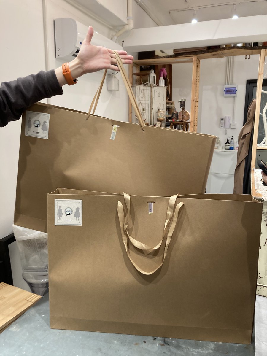 last saturday <a href="/himag8me/">🌱ロム</a> and <a href="/minayip/">ミーナ🌟</a> join the wooden screen workshop held by  <a href="/BSWorkshop/">B.S Workshop ドールショウ77 ( 5D 33-34 )</a> 
They only spend one day to finsh this amazing backdrop 💪🏻💪🏻💪🏻