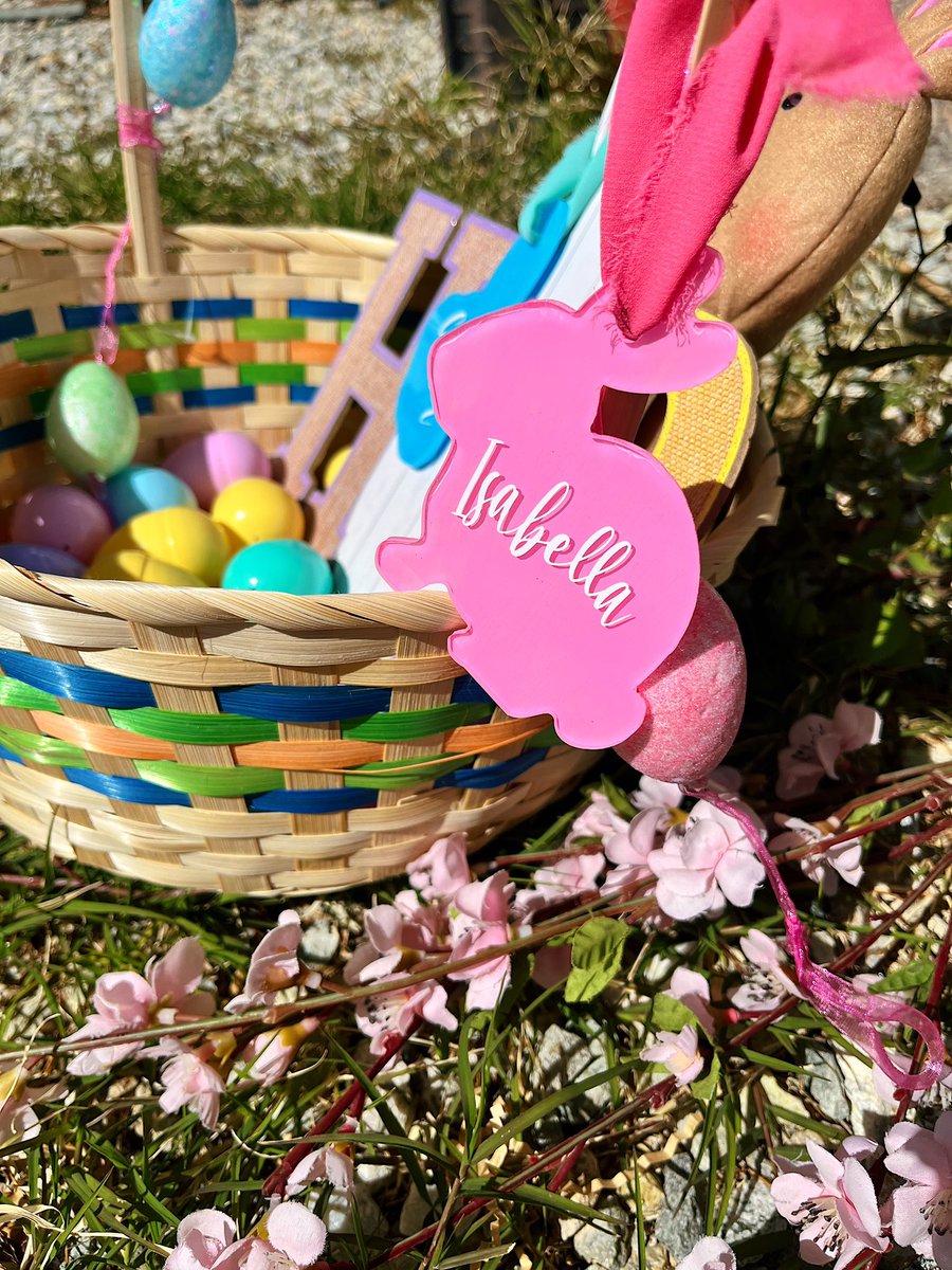 MKGolden_'s tweet photo. Personalized Easter basket tags for the kiddos, lmk if you’d like one customized ♥️✨🐰 https://t.co/7h4Ivbg1WX