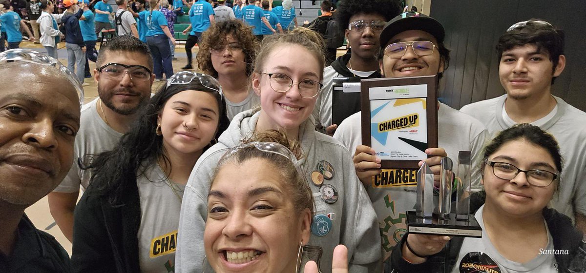 2969_Aftermath's tweet photo. What a day!! 💚🤖🧡 Team 2969 made it to the finals!!! Fell just short of a championship banner! The heart, determination and teamwork this team displayed with each other was absolutely a sight to see!!! What a season!!! @SAISDSamHouston @SAISDCTE @SAISDFoundation https://t.co/5OHAkqP0cW