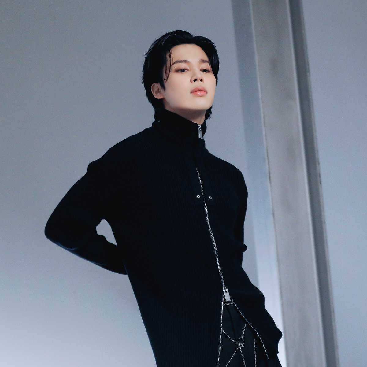 WORLDMUSICAWARD's tweet photo. #JIMIN scores biggest debut sales week and highest ranking solo debut on the #Billboard200 since #oliviarodrigo in 2021!💪👑💜 https://t.co/mSXwpMwWwD