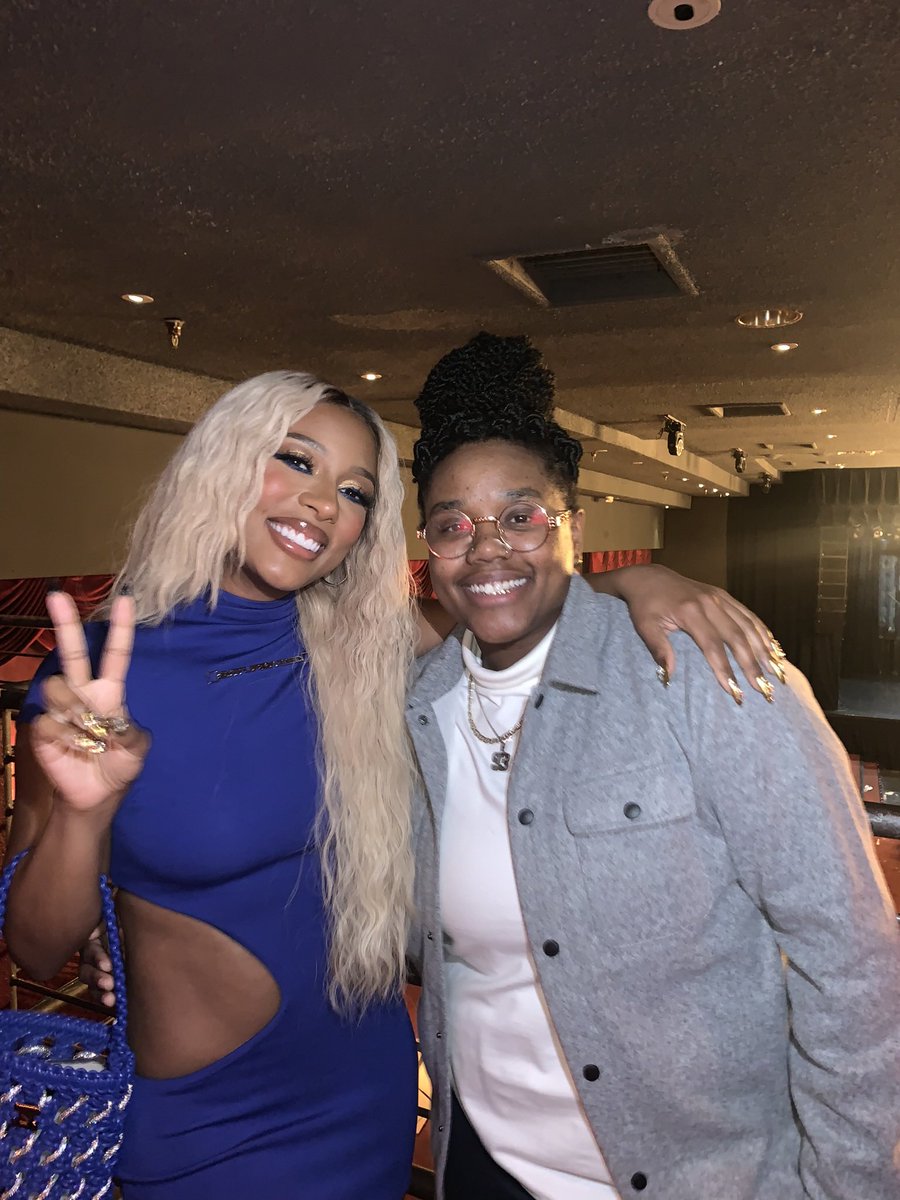 M_Wala's tweet photo. I hate she had me cheesing so damn hard lmfao. Who am i?! 😂
Such an incredible performance by this angel! The mic was definitely on! Hurry and do another one pleaseth
🥹👉🏽👈🏽
@VictoriaMonet #FirstNightInLA #babycanwesmoke #Spotify https://t.co/K0dtGjyfc1