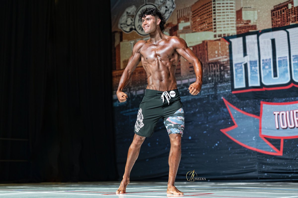 garciater2's tweet photo. So this happened this weekend. Couldn’t be more proud of @calebfowler30 #npcbodybuilding https://t.co/X0z3yJrmM6