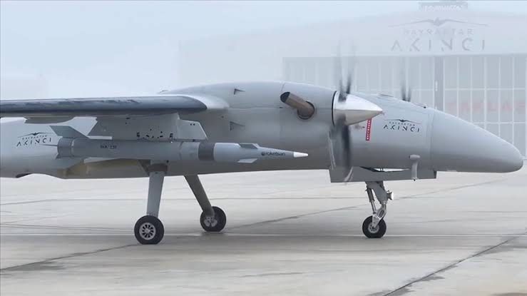 ogzhn_uyg's tweet photo. TÜRKİYE NEREYE KOŞUYOR !

sadece bir ay içerisinde;

▫️Bor karbür tesisi açıldı
▫️TF-2000 süper Hava Savunma Harbi Muhribi (Destroyer) için bütçe ayrıldı
▫️MMU, ANKA-3, HÜRJET hangardan çıkarıldı
▫️ATAK-II transmisyon +motor entegrasyonu yapıldı
▫️Yeni ALTAY tankı tanıtıldı
▫️KIZILELMA 3. irtifa testi gerçekleştirildi
▫️TB3 SİHA tanıtıldı
▫️TCG Anadolu + ZAHA envantere alındı
▫️TRG-230 İHA , 140 km'den hedefi vurdu 
▫️FİLYOS Dogalgaz tesisi tamamlandı
▫️TOGG Satışa sunuldu
🔹[Nisan'da]
🔹İMECE uydusu fırlatılacak
🔹Karadeniz gazı karaya ulaşacak! 
🔹Akkuyu nükleer santraline nükleer yakıt konulacak
🔹Konya Karapınar da inşa edilen Avrupa'nın en büyük  GES  açılışı yap��lacak
#TürkiyeYüzyılı