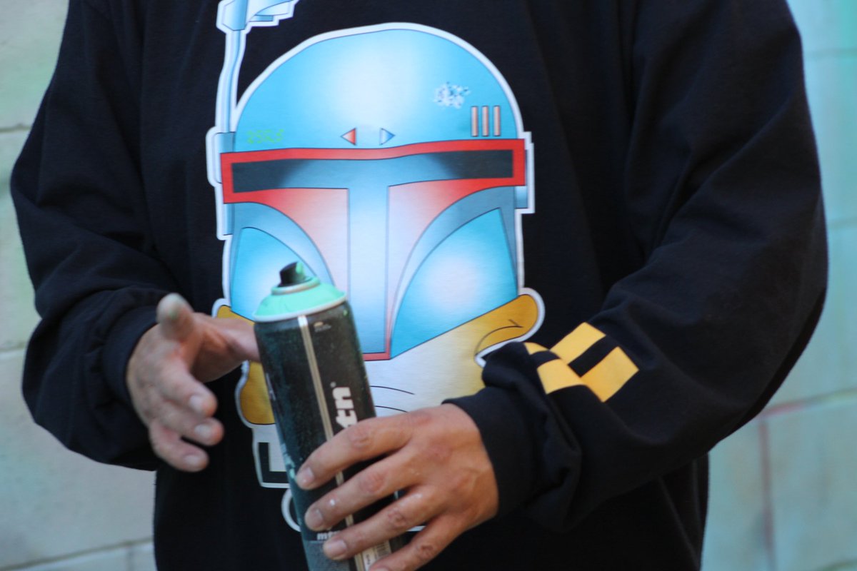 LuckeOne1's tweet photo. Boba Duck long sleeves Hitting the streets! Available now. dm for purchase. thanks to @artworxprint. @bee_bobbie_butterflies pics #bobaduck #luckeltd #clothing #graffiti #disneygraff #bobafett #donaldduck #disneyfreaks #2sr5 #thestreets #art #luckeone #love #peace https://t.co/pil4GuPKRz