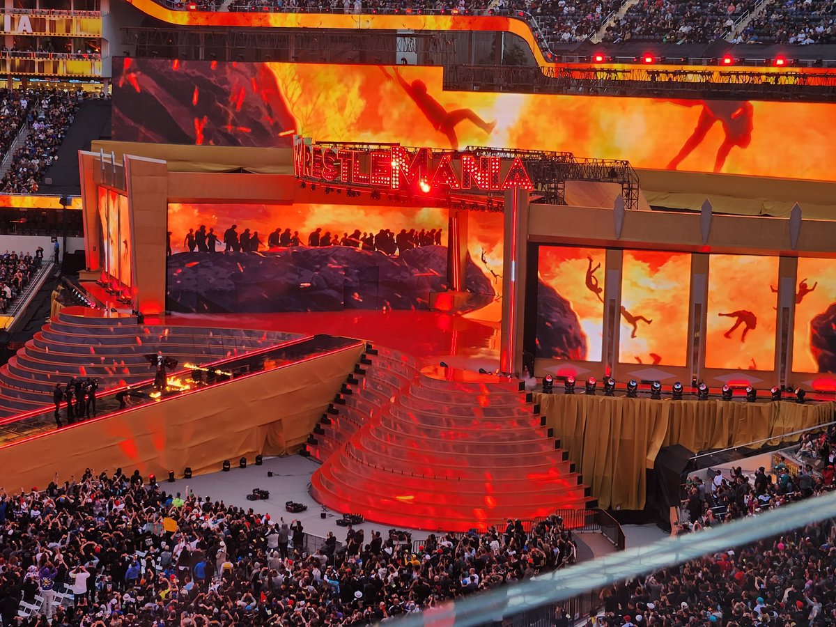 Kevmendo509's tweet image. #Edgehead since day one. What an absolutely insane entrance. #WrestleMania