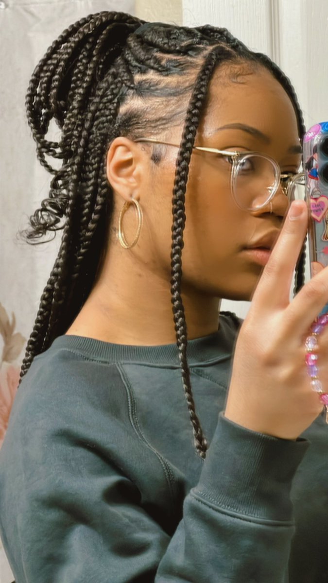 artbae98's tweet photo. Just popping in after my hiatus https://t.co/irTBTl0MXm