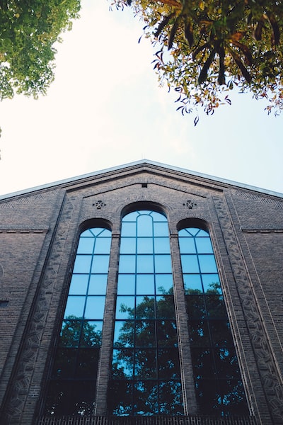 whitedovecrafts's tweet image. Photo By Adrien Olichon | Unsplash 
 #fixedwiretesting #electricalengineering #portableappliancetesting #schneiderelectrical #artfairs