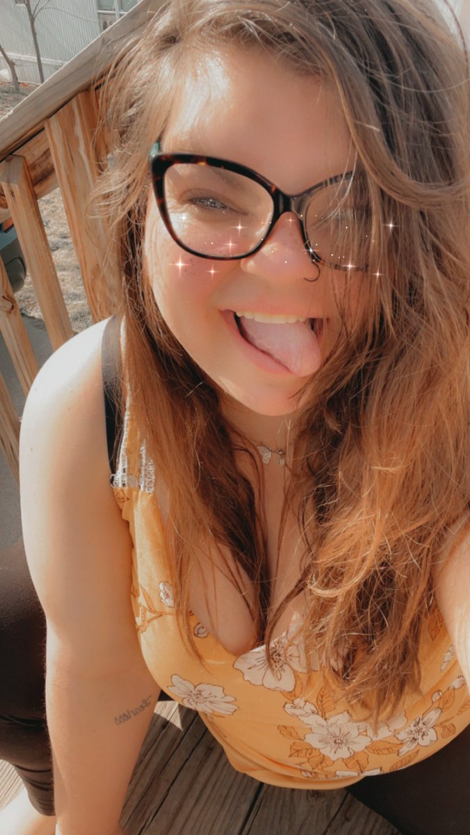 brwneyedgal89's tweet photo. #nofilterneeded
#SundayFunday
#Springtimeishere
#feelingcuteandshit https://t.co/JXz7wN5bw9