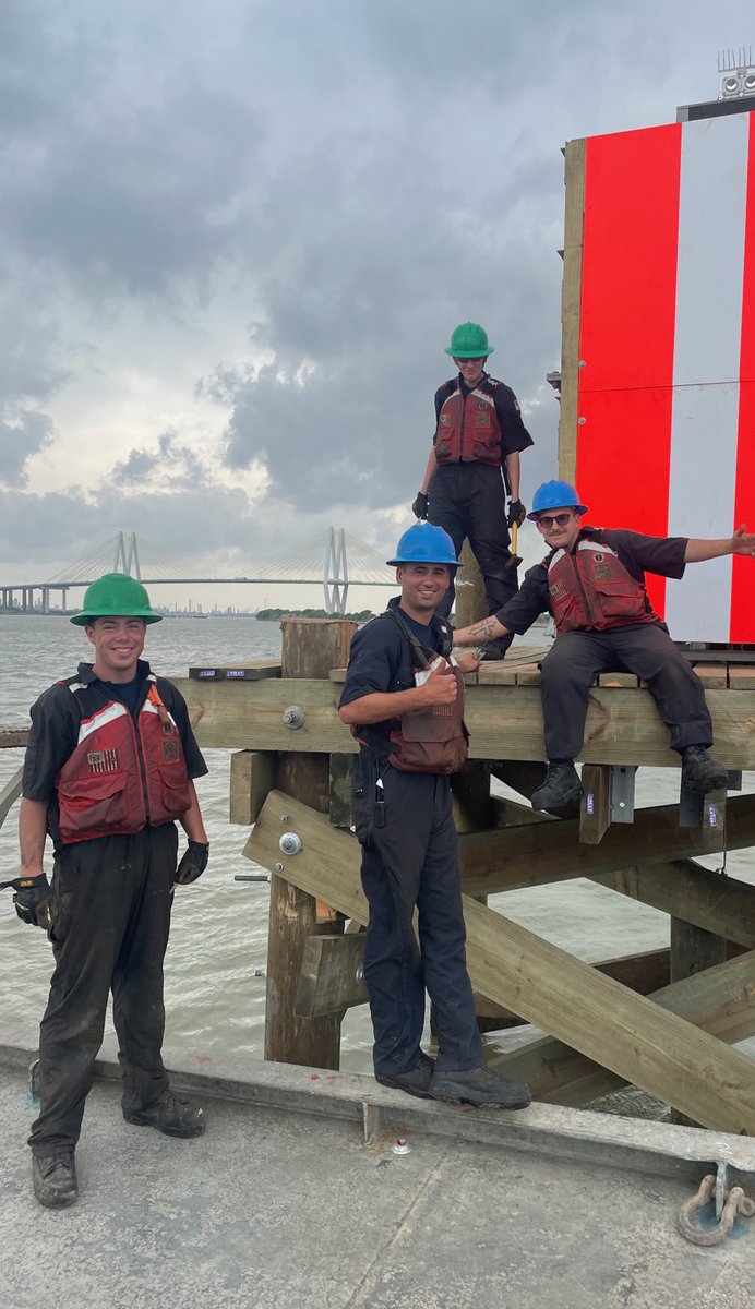 The crew of #USCG Cutter Clamp rebuilds a critical range structure in the #Houston Ship Channel. https://t.co/kWKaqjnwrH
