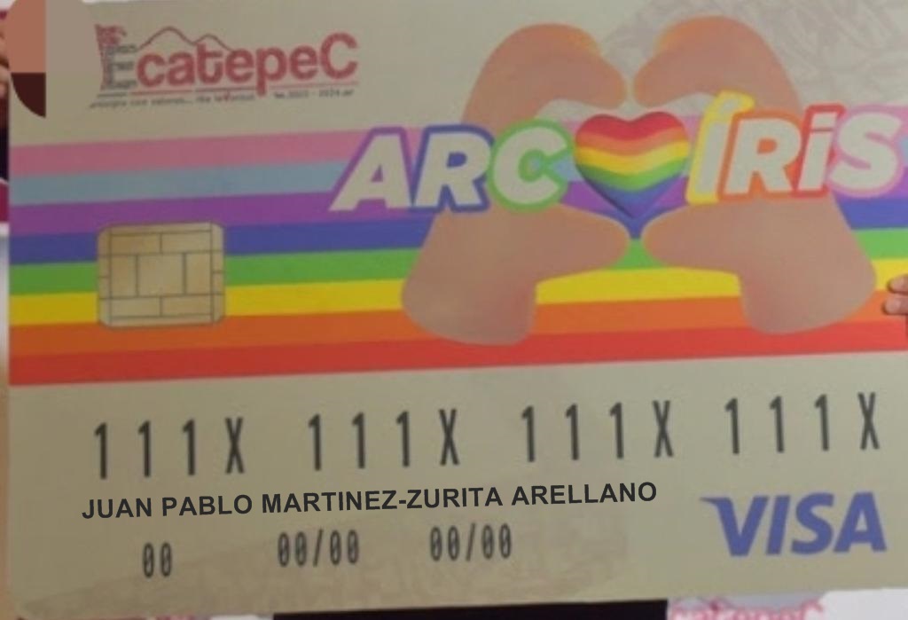 Pokerface653's tweet photo. 🤣#PATÉTICA l #PRINCESA #ENCLOSETADA tenía q sacar el post para q sus super amiguis hanna lo felicitara así sea x compromiso ahora bien falta lele x algo será q no a subido nada, son tan #PREDECIBLES q sacara historia o post para q #JUANPAZURITA NO este #ABRUMADA 🌈🐑 https://t.co/QNLY6YMakv