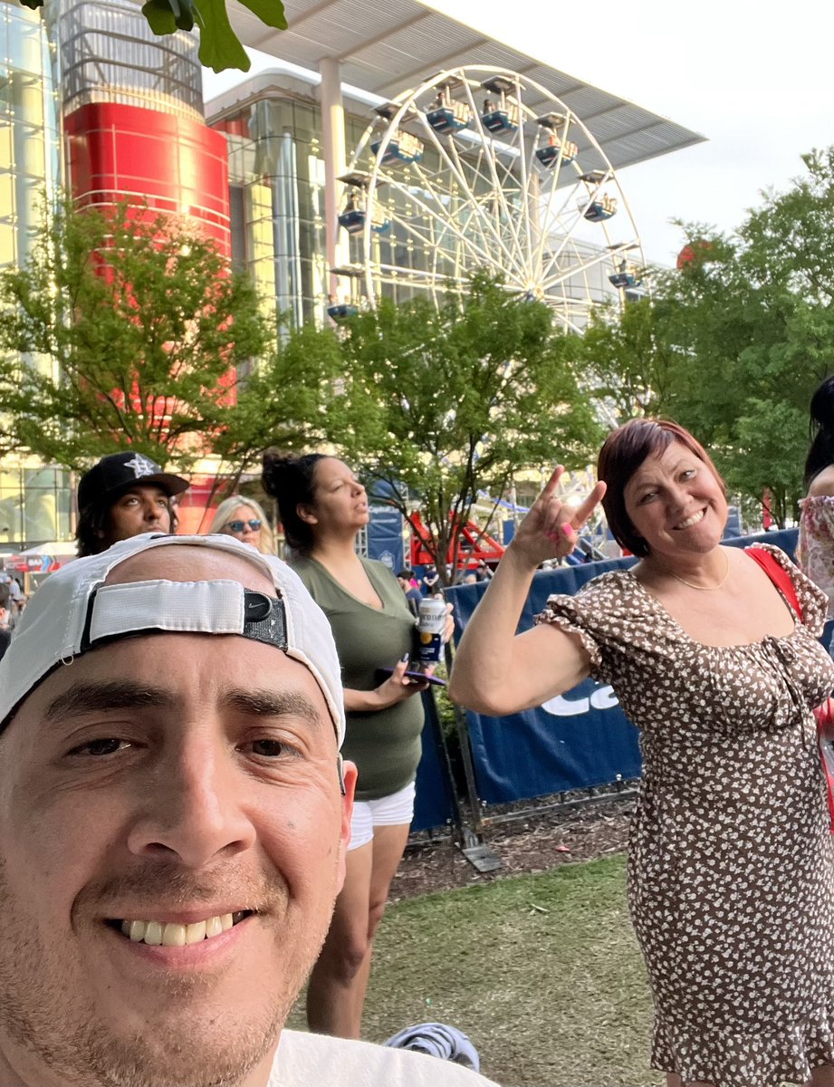 GingerD623's tweet photo. March madness fanfest @KeithUrban great concert💕 https://t.co/lrsYl8g8Lx
