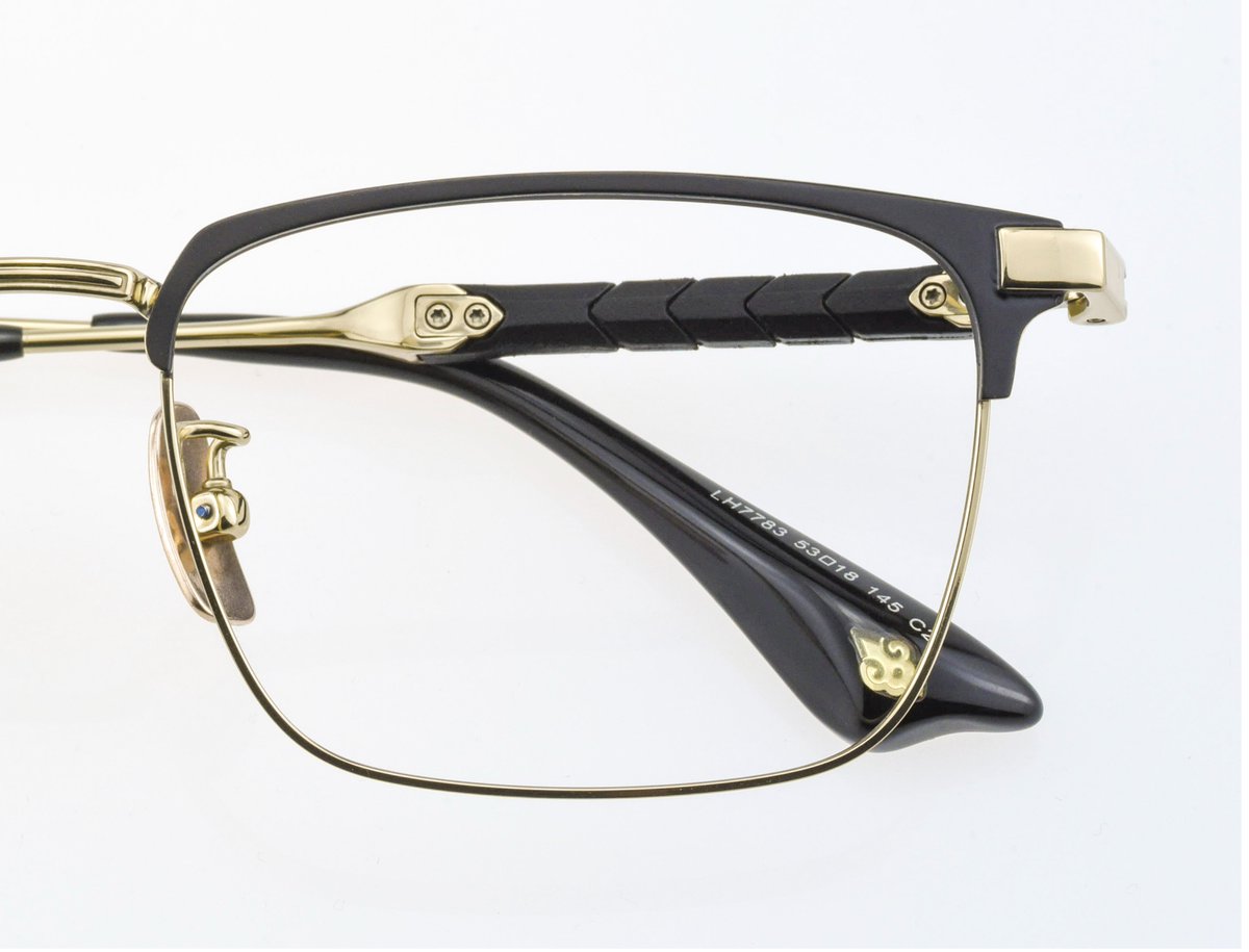 TopviewSales's tweet image. SUPER ELASTIC TITANIUM FRAMES
The temples are made of super elastic titanium material and TR design, which can bend 270 degrees
and then rebound perfectly to make the wearer feel very comfortable