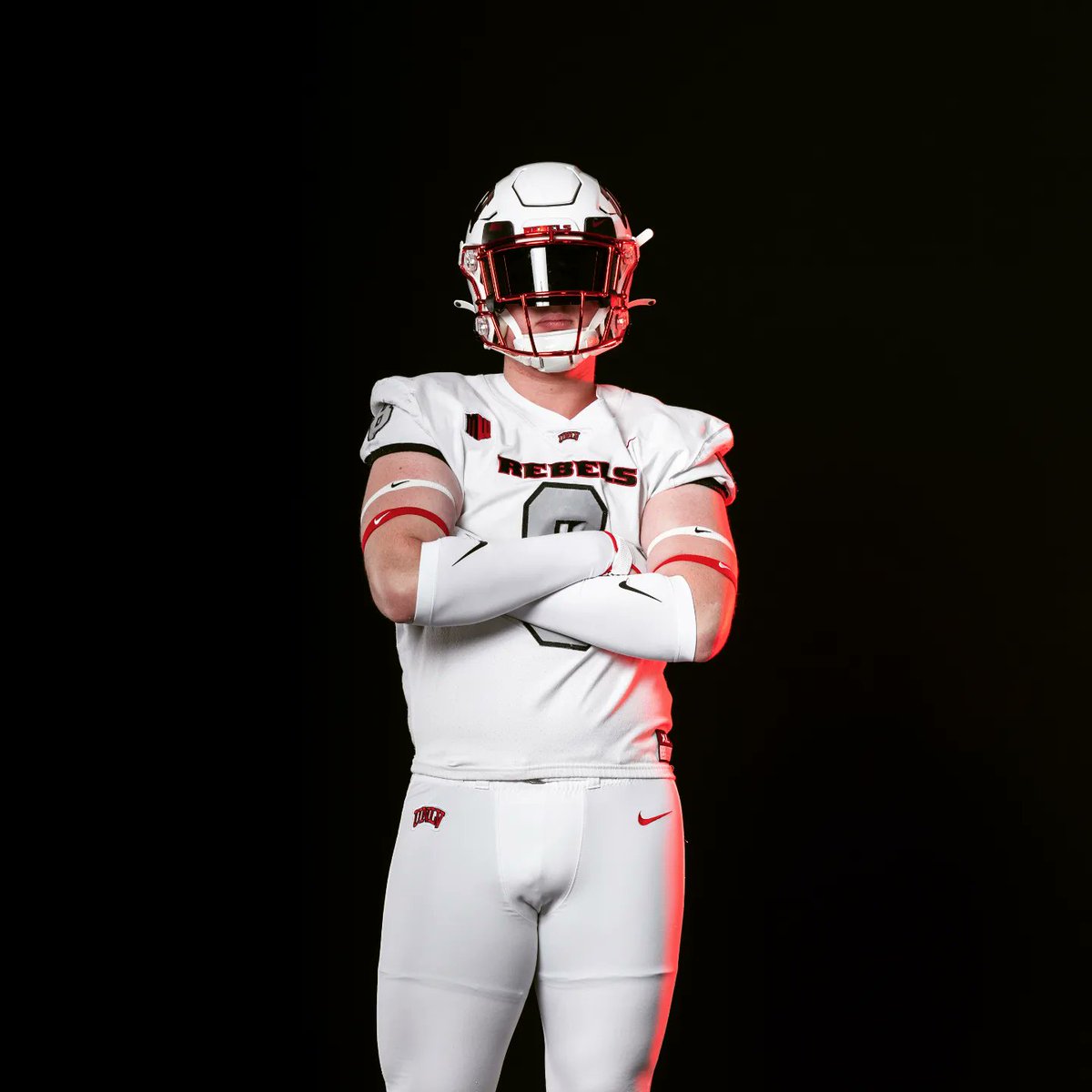 GioDude50's tweet photo. During Spring Break I was fortunate for the opportunity to check out UNLV scrimmage and meet the coaches. https://t.co/ejipONVDTy